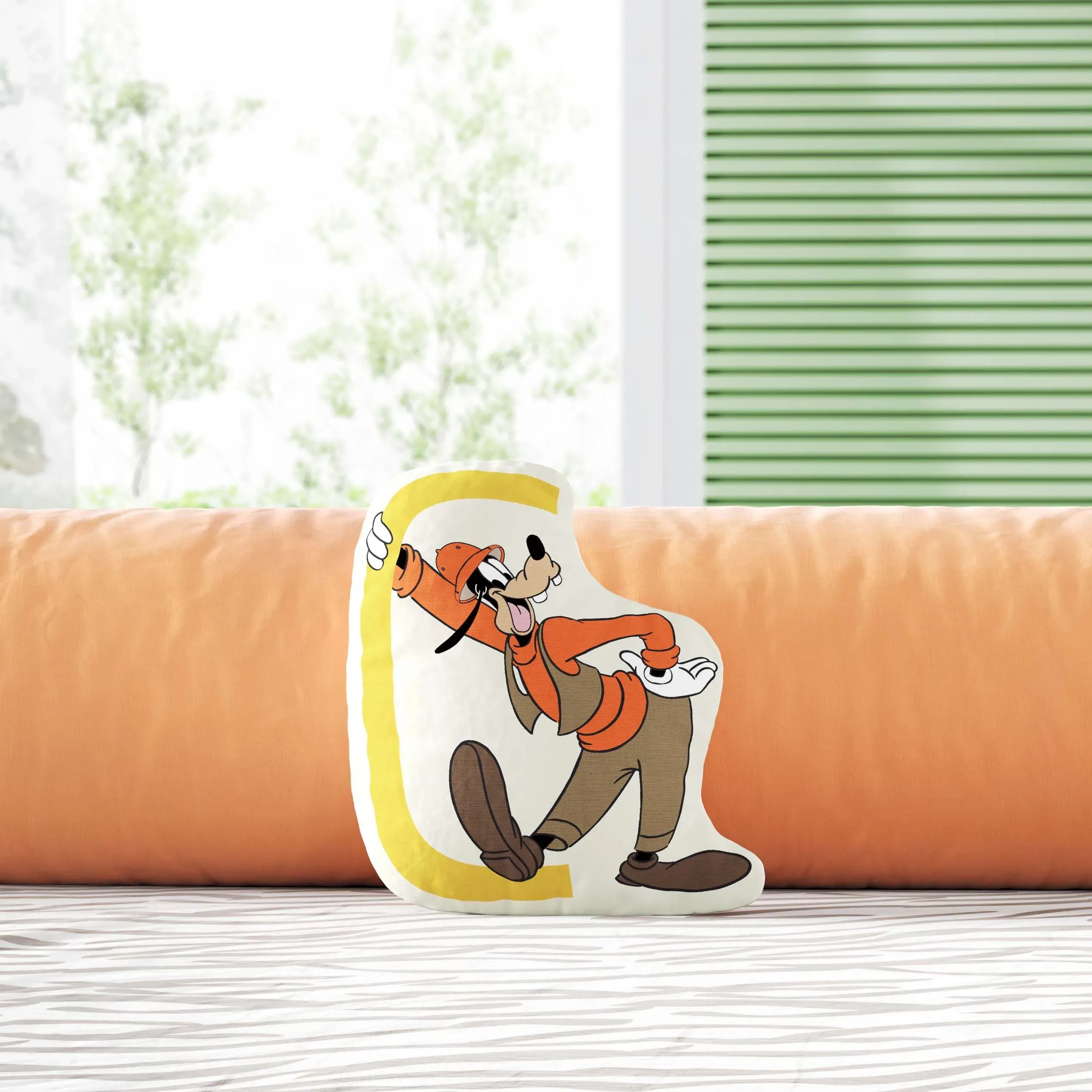 Almofada Pateta Safári Letra C 20cm